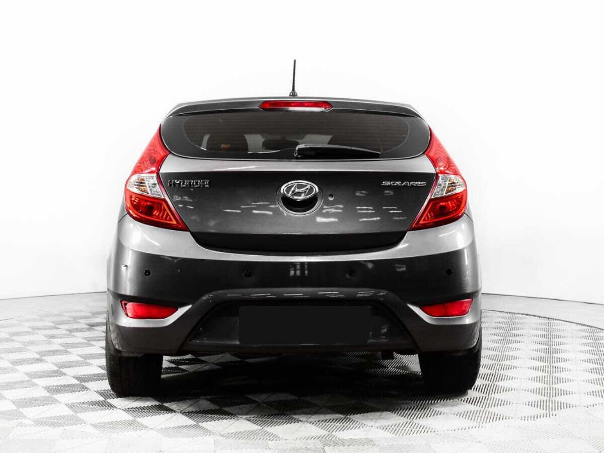 Hyundai Solaris с пробегом — 2012 год. Фото: #5