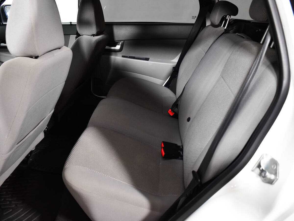 Lada (ВАЗ) Priora с пробегом — 2012 год. Фото: #9