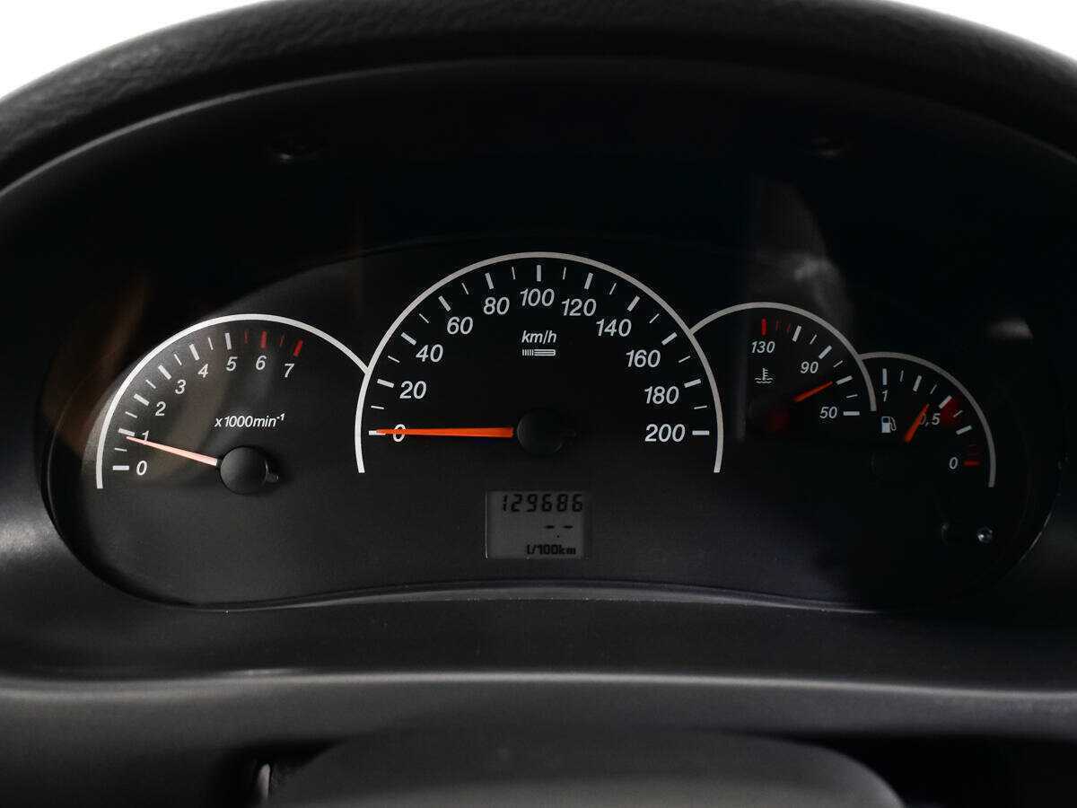 Lada (ВАЗ) Priora с пробегом — 2012 год. Фото: #10