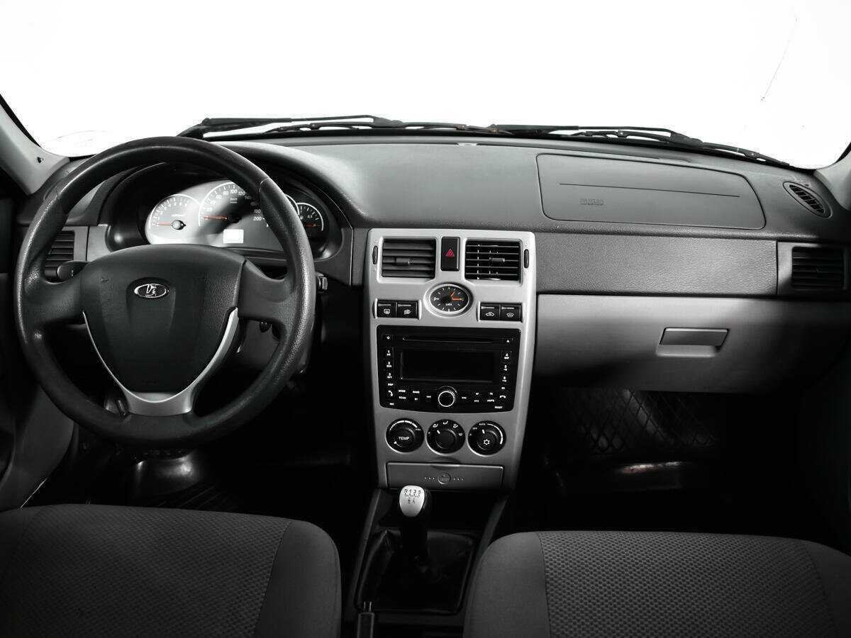 Lada (ВАЗ) Priora с пробегом — 2012 год. Фото: #11