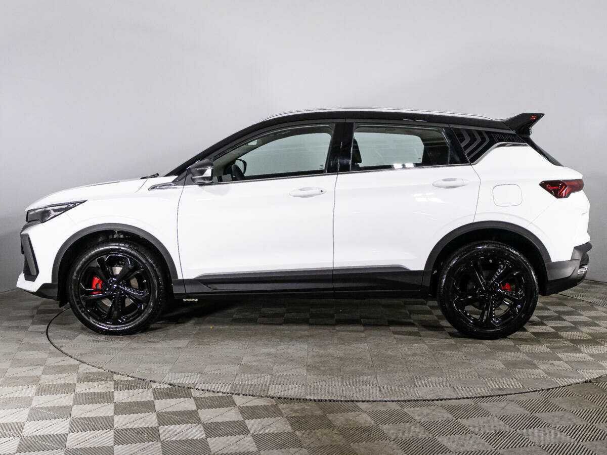 Geely Coolray с пробегом — 2023 год. Фото: #7