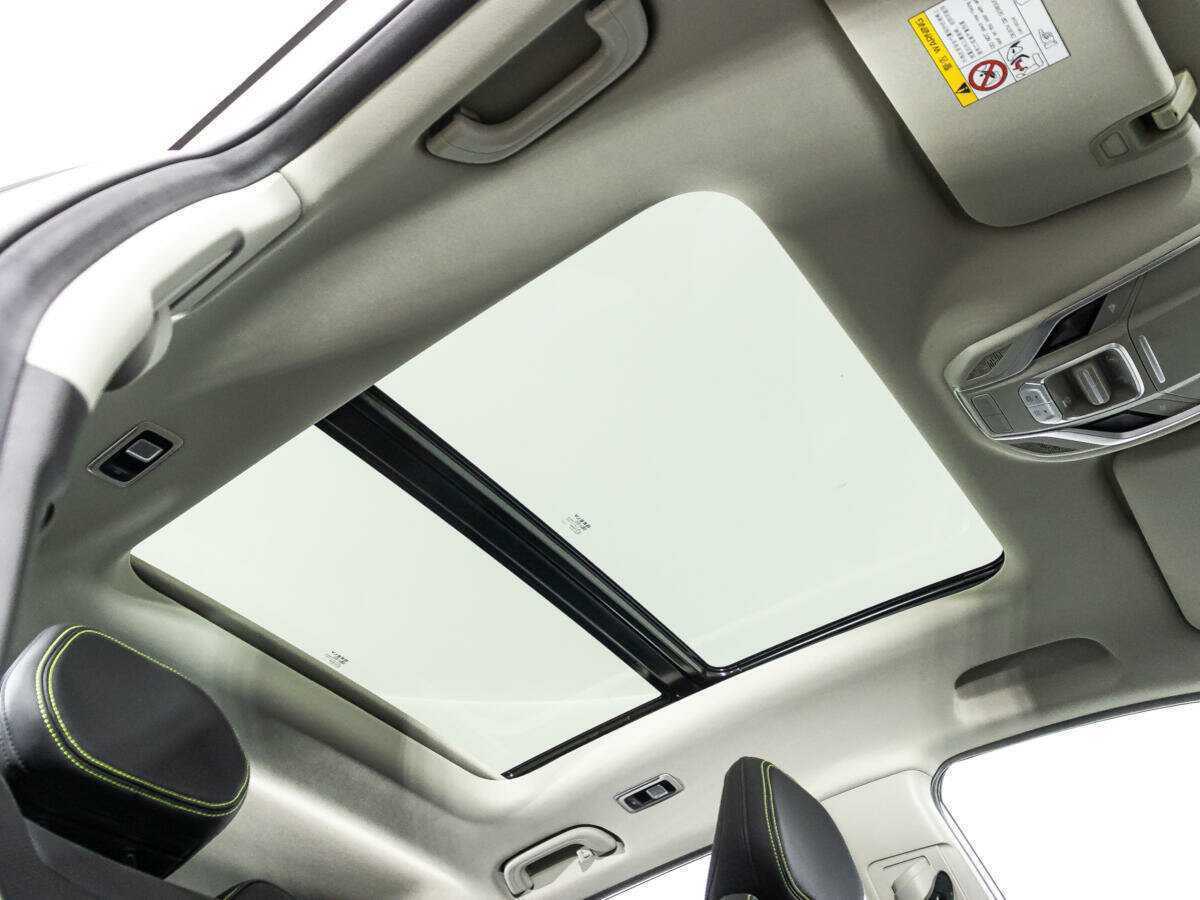 Geely Coolray с пробегом — 2023 год. Фото: #20