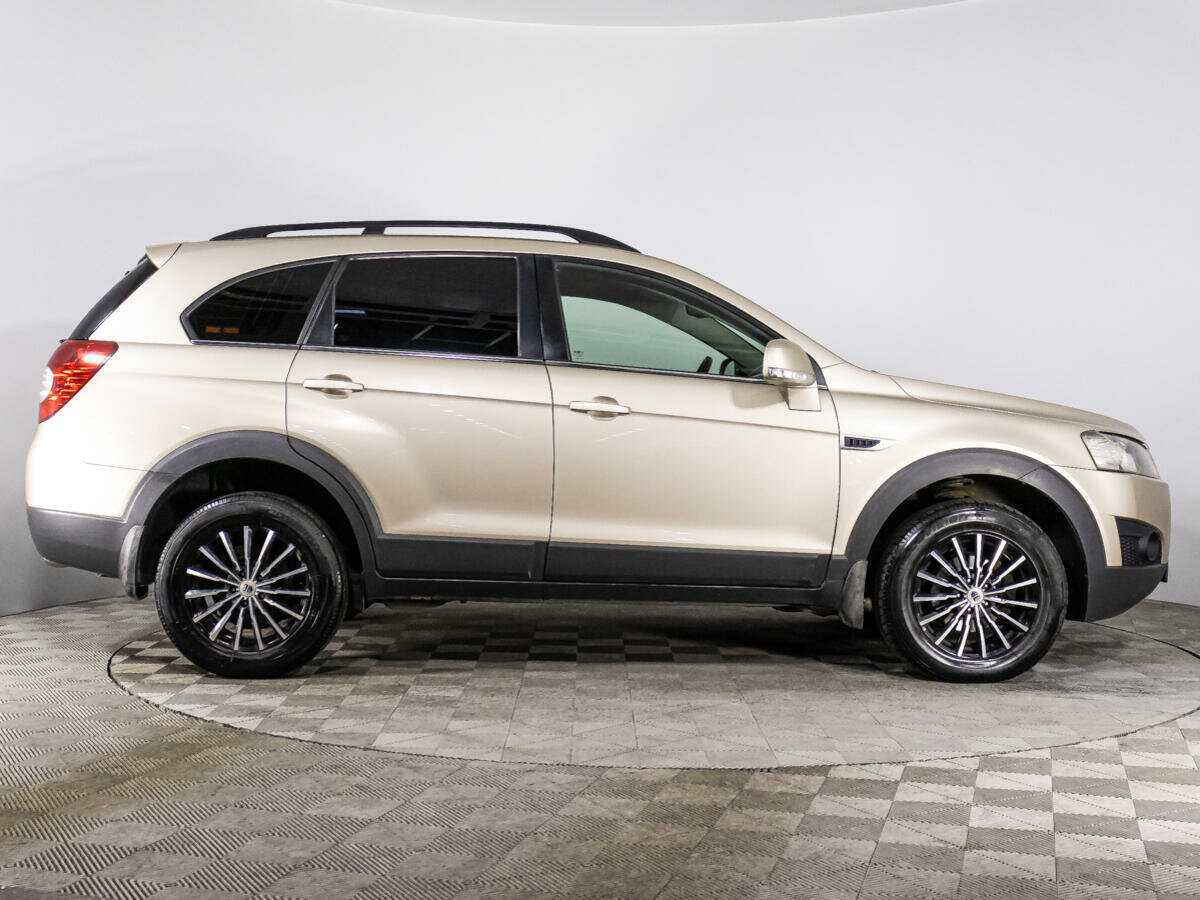 Chevrolet Captiva с пробегом — 2012 год. Фото: #3