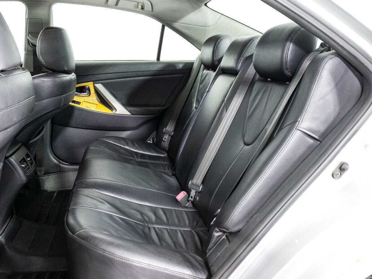 Toyota Camry с пробегом — 2007 год. Фото: #9