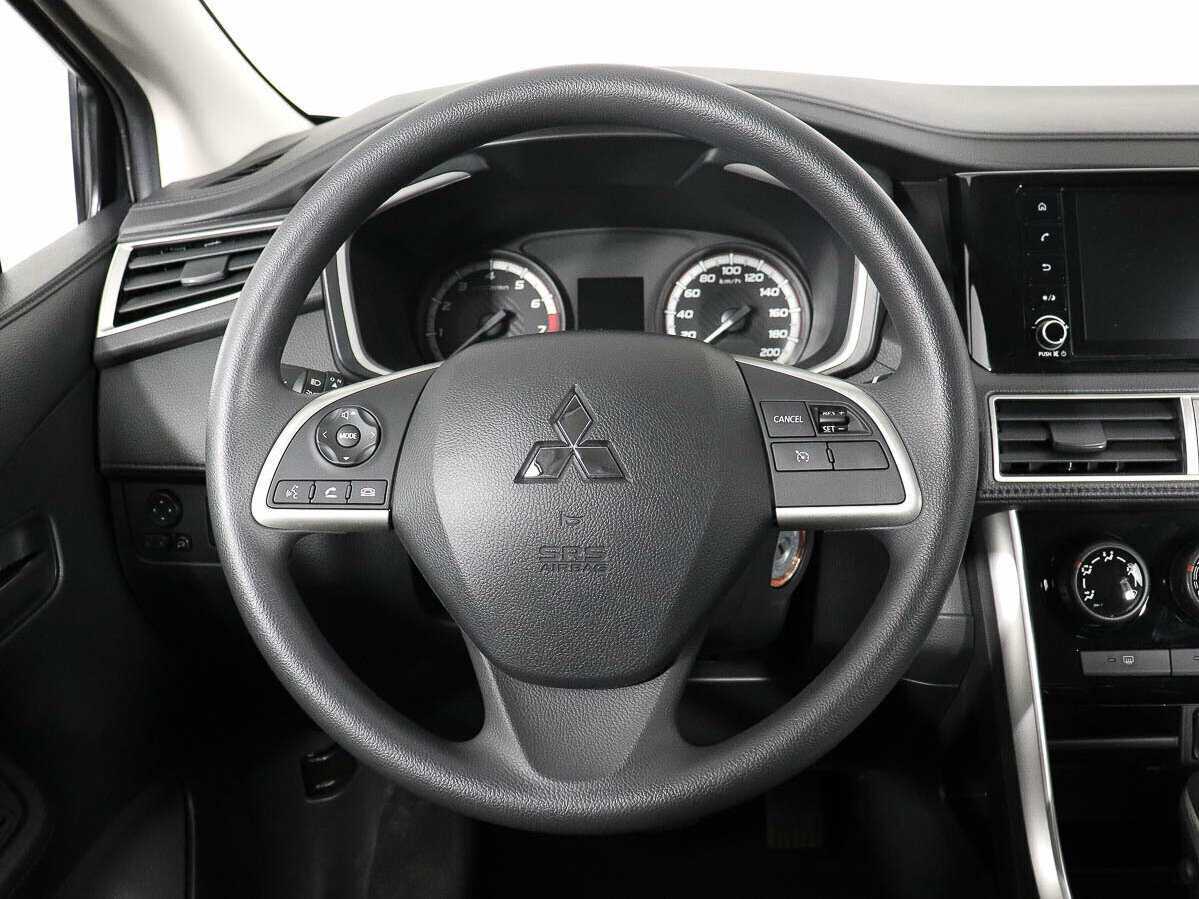 Mitsubishi Xpander с пробегом — 2023 год. Фото: #5