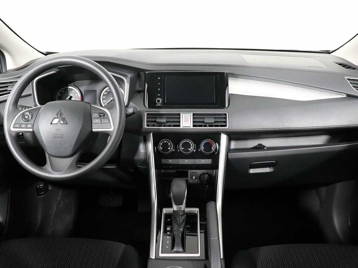 Mitsubishi Xpander с пробегом — 2023 год. Фото: #14