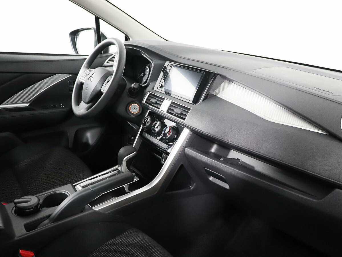 Mitsubishi Xpander с пробегом — 2023 год. Фото: #15