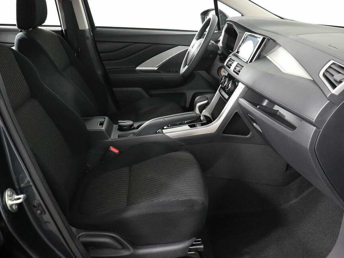 Mitsubishi Xpander с пробегом — 2023 год. Фото: #16