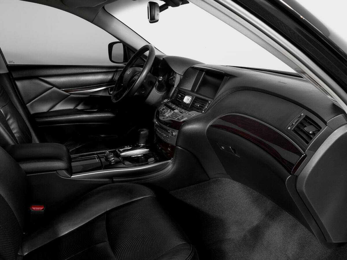 Infiniti M с пробегом — 2010 год. Фото: #8
