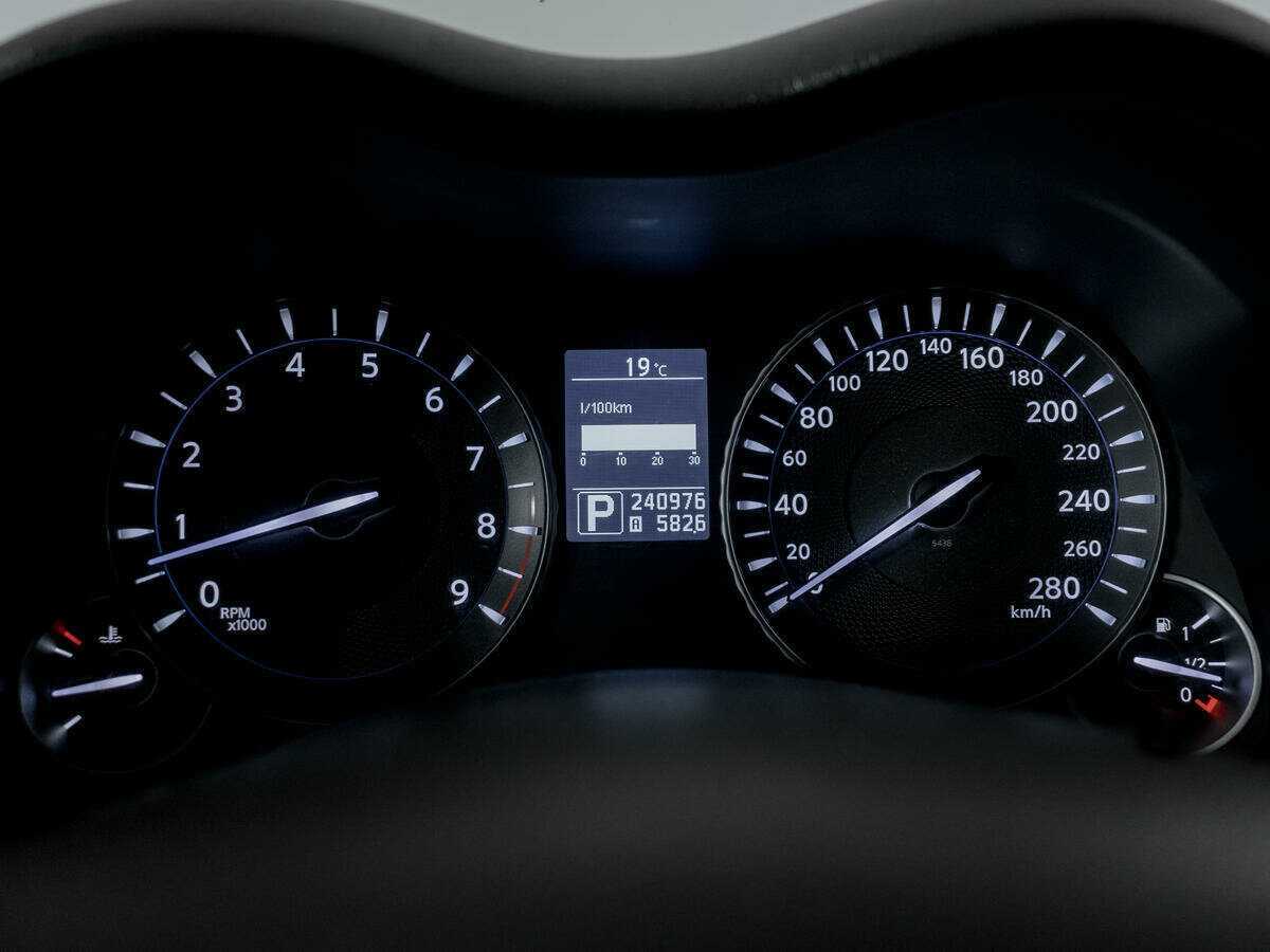 Infiniti M с пробегом — 2010 год. Фото: #10