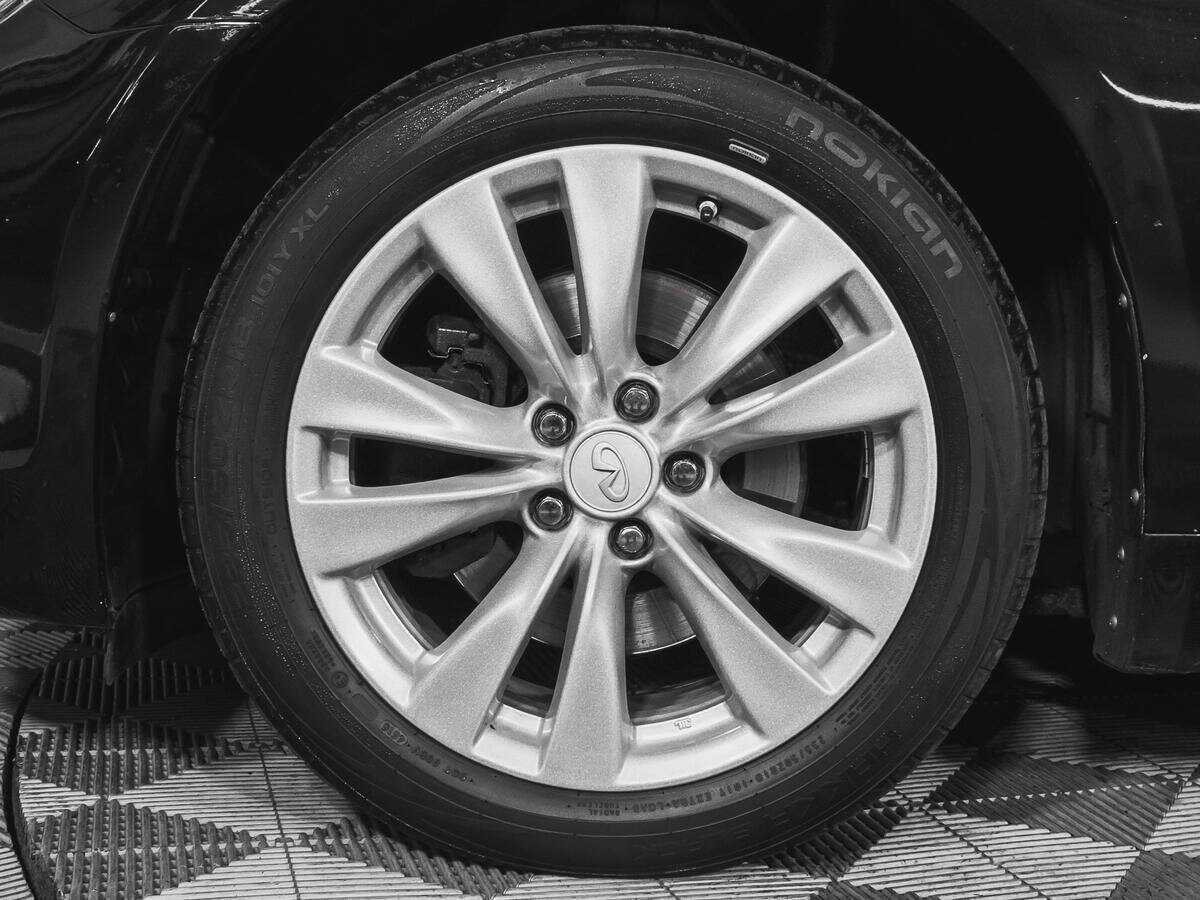 Infiniti M с пробегом — 2010 год. Фото: #17