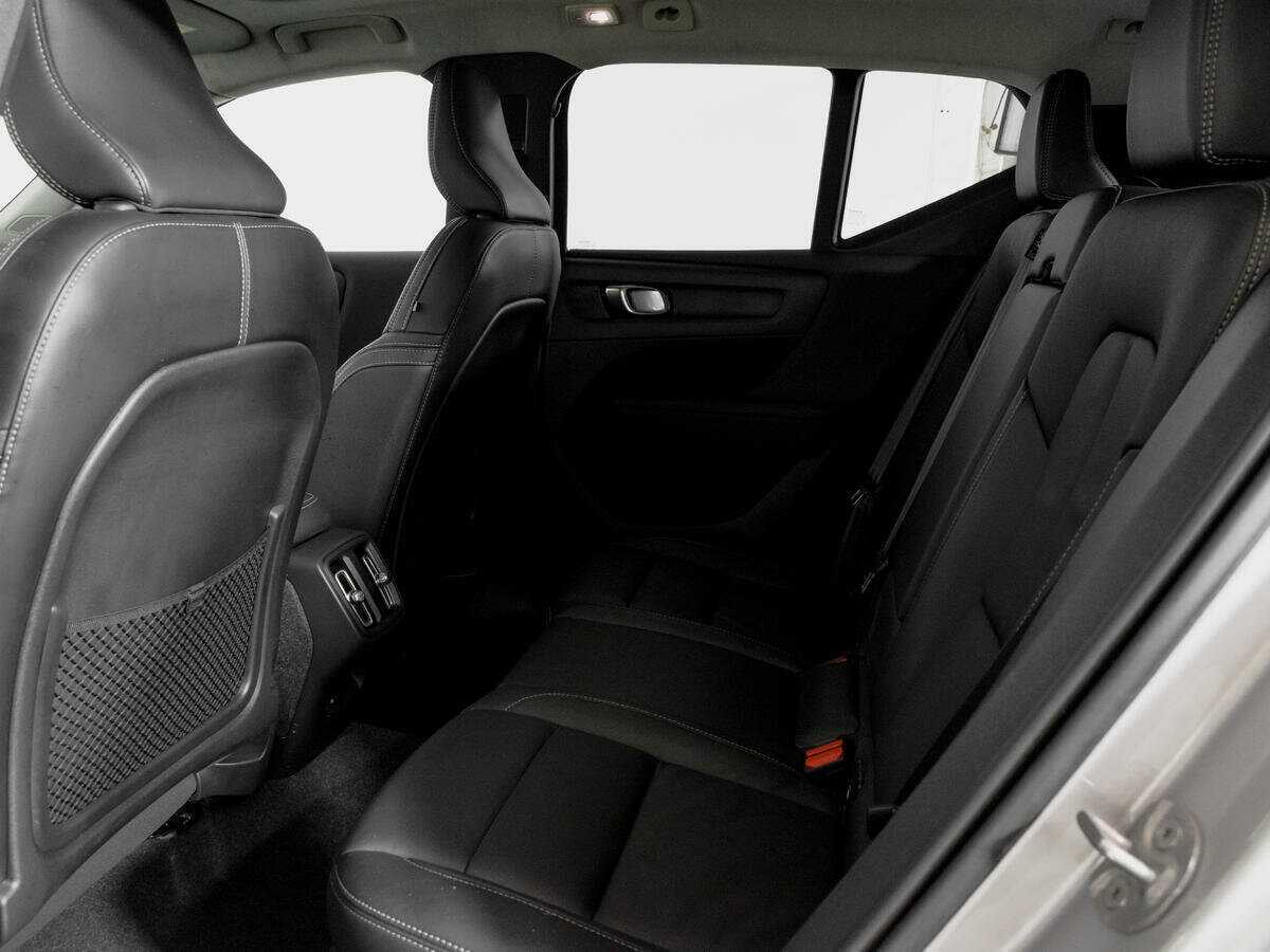 Volvo XC40 с пробегом — 2023 год. Фото: #7