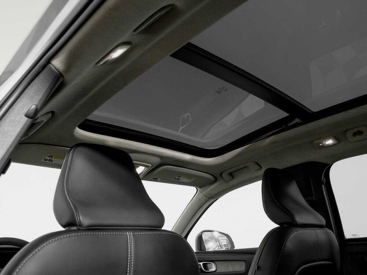 Volvo XC40 с пробегом — 2023 год. Фото: #10