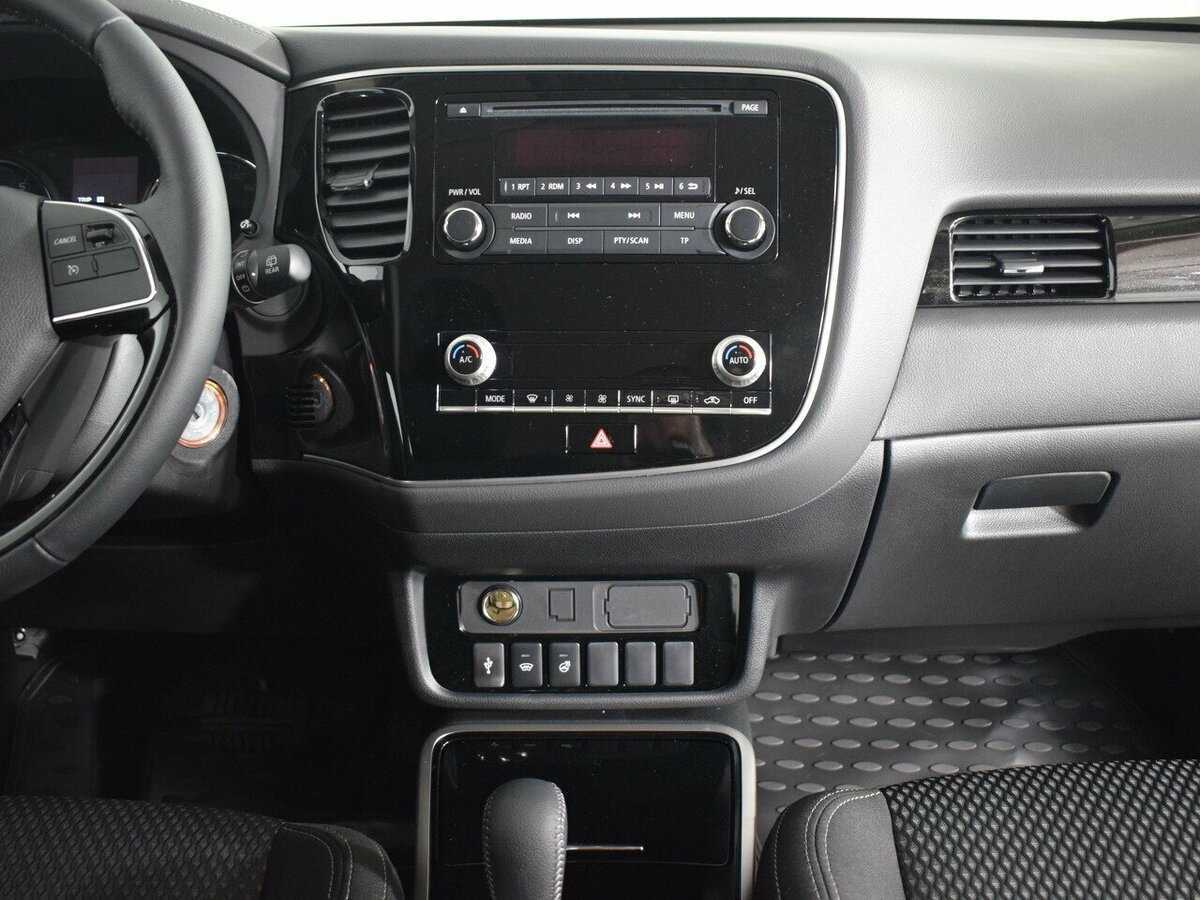 Mitsubishi Outlander с пробегом — 2022 год. Фото: #6