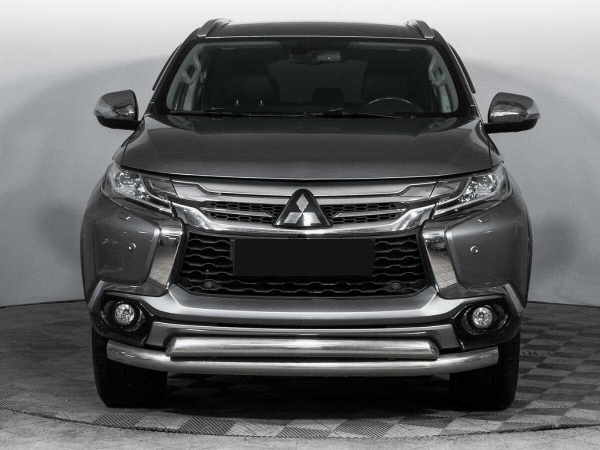 Mitsubishi Pajero Sport с пробегом — 2016 год. Фото: #1