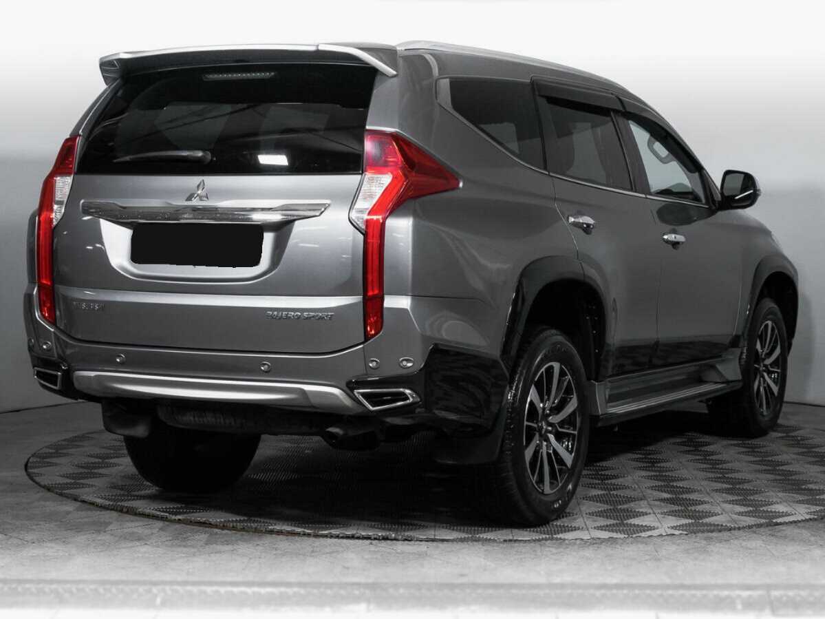 Mitsubishi Pajero Sport с пробегом — 2016 год. Фото: #4