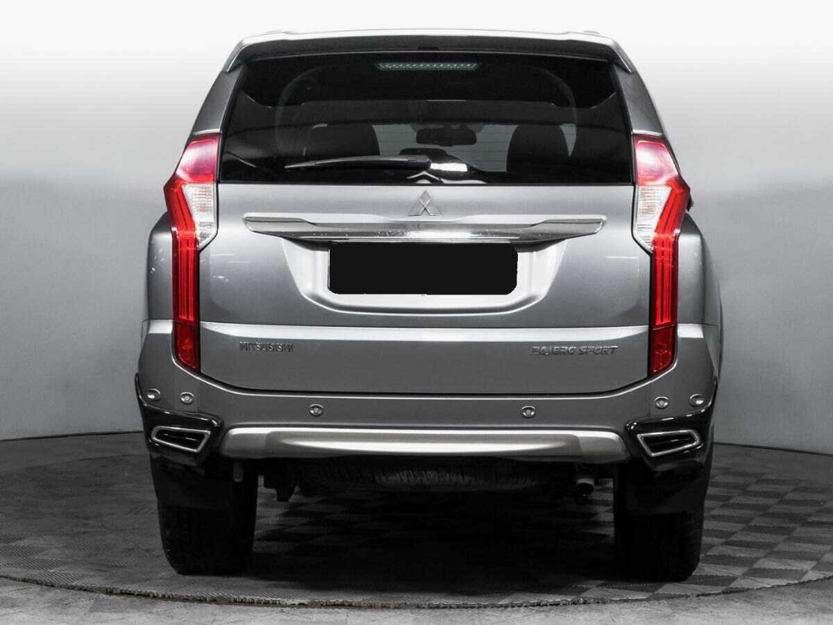 Mitsubishi Pajero Sport с пробегом — 2016 год. Фото: #5