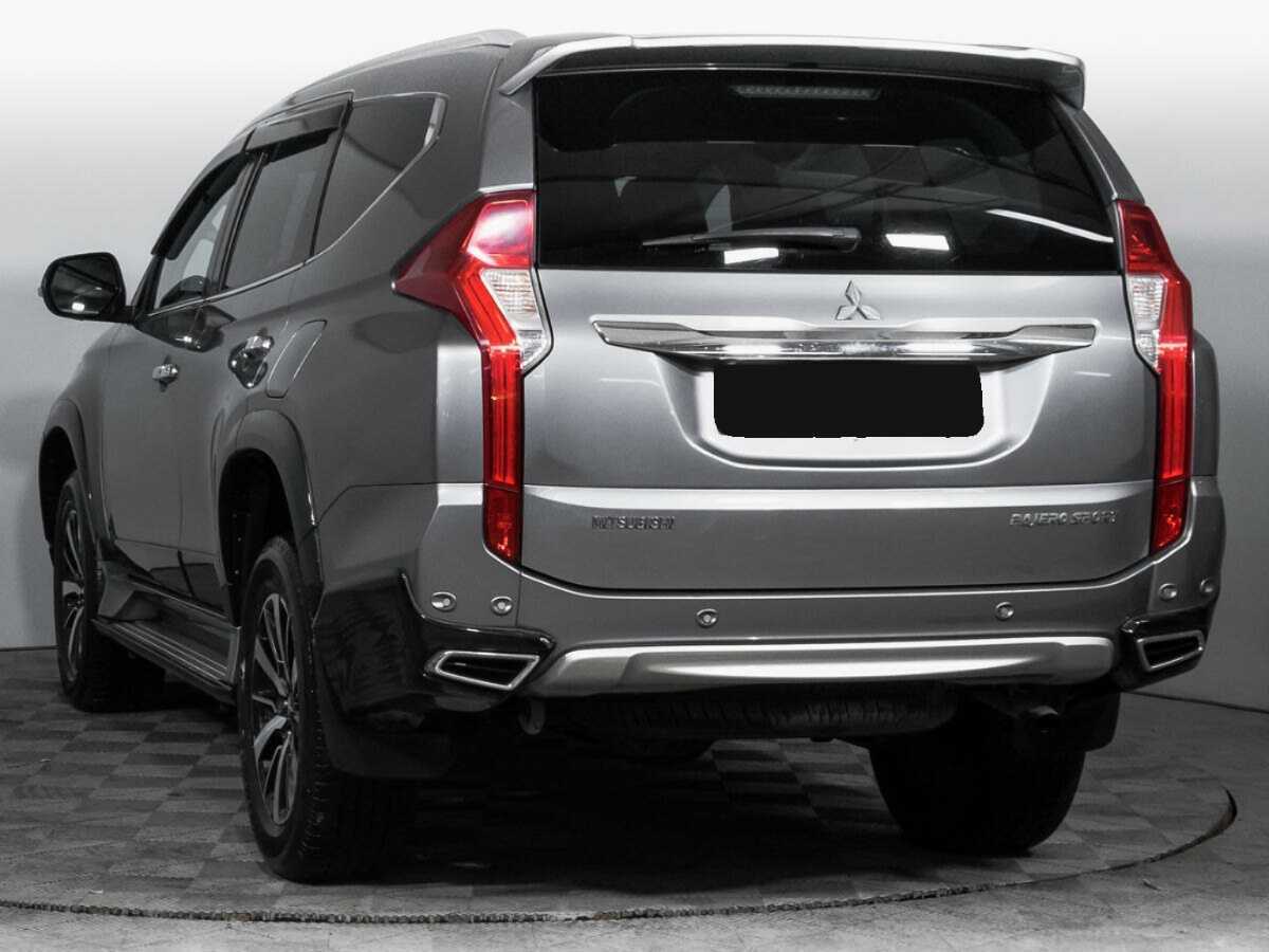 Mitsubishi Pajero Sport с пробегом — 2016 год. Фото: #6