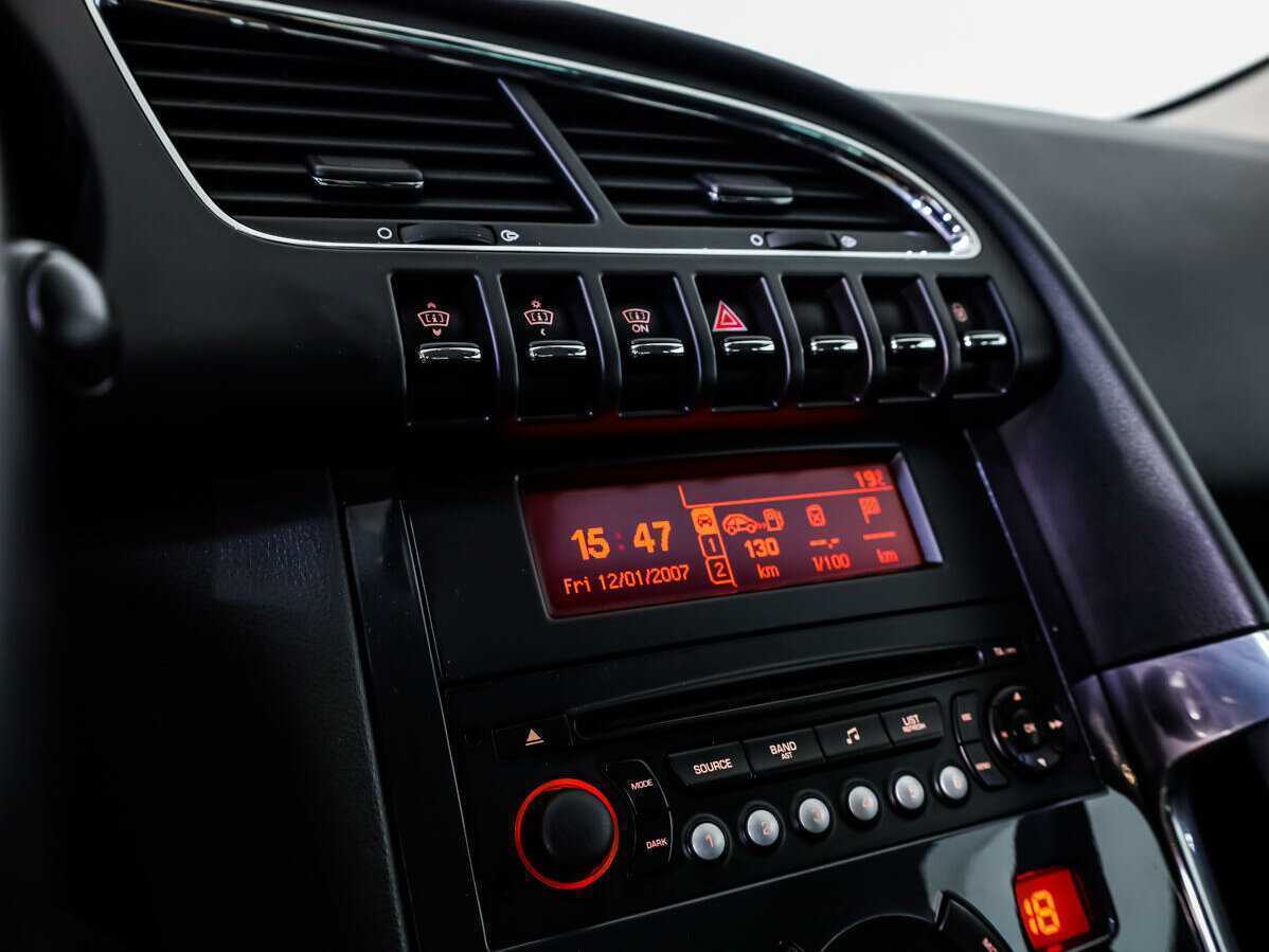 Peugeot 3008 с пробегом — 2011 год. Фото: #11