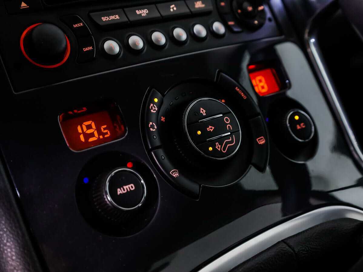 Peugeot 3008 с пробегом — 2011 год. Фото: #12