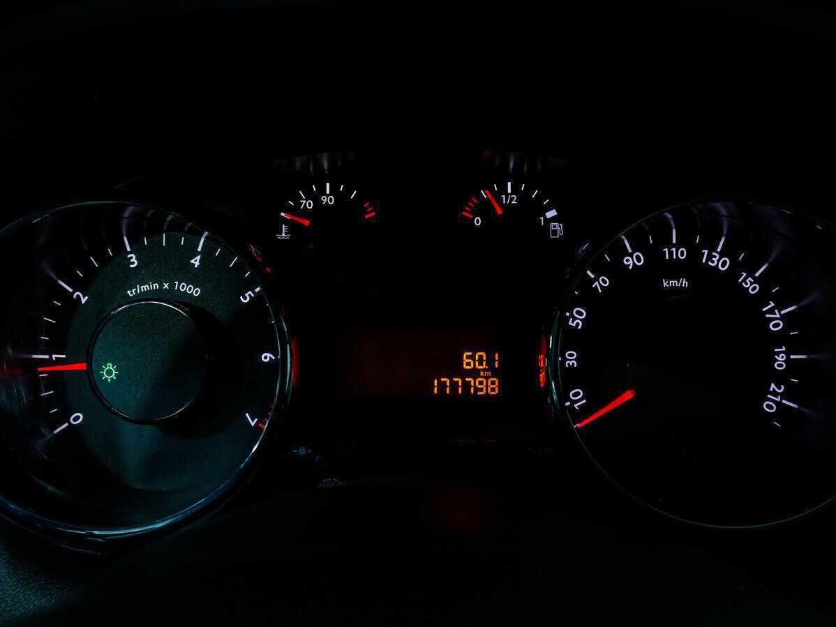 Peugeot 3008 с пробегом — 2011 год. Фото: #14