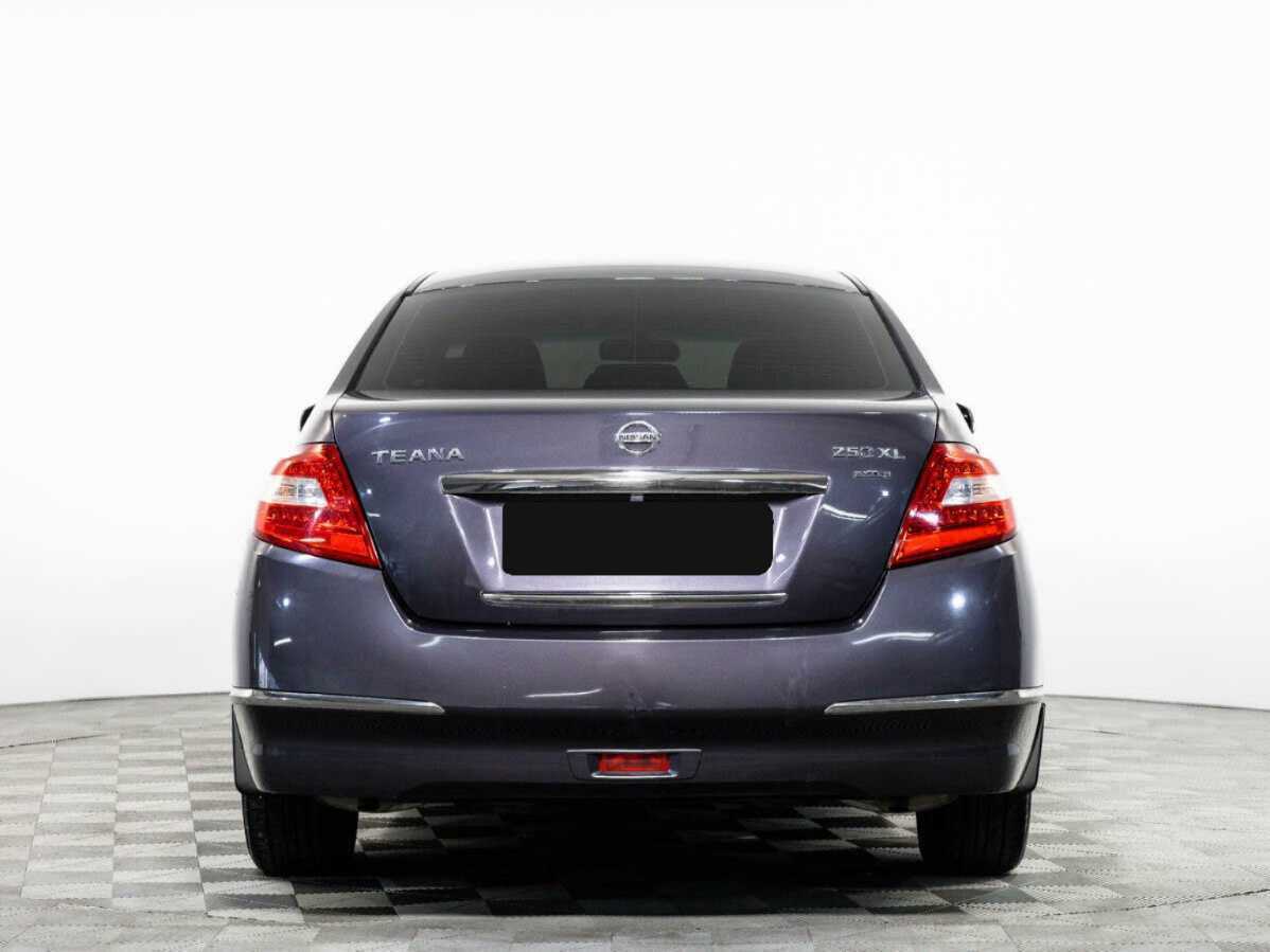 Nissan Teana с пробегом — 2011 год. Фото: #4