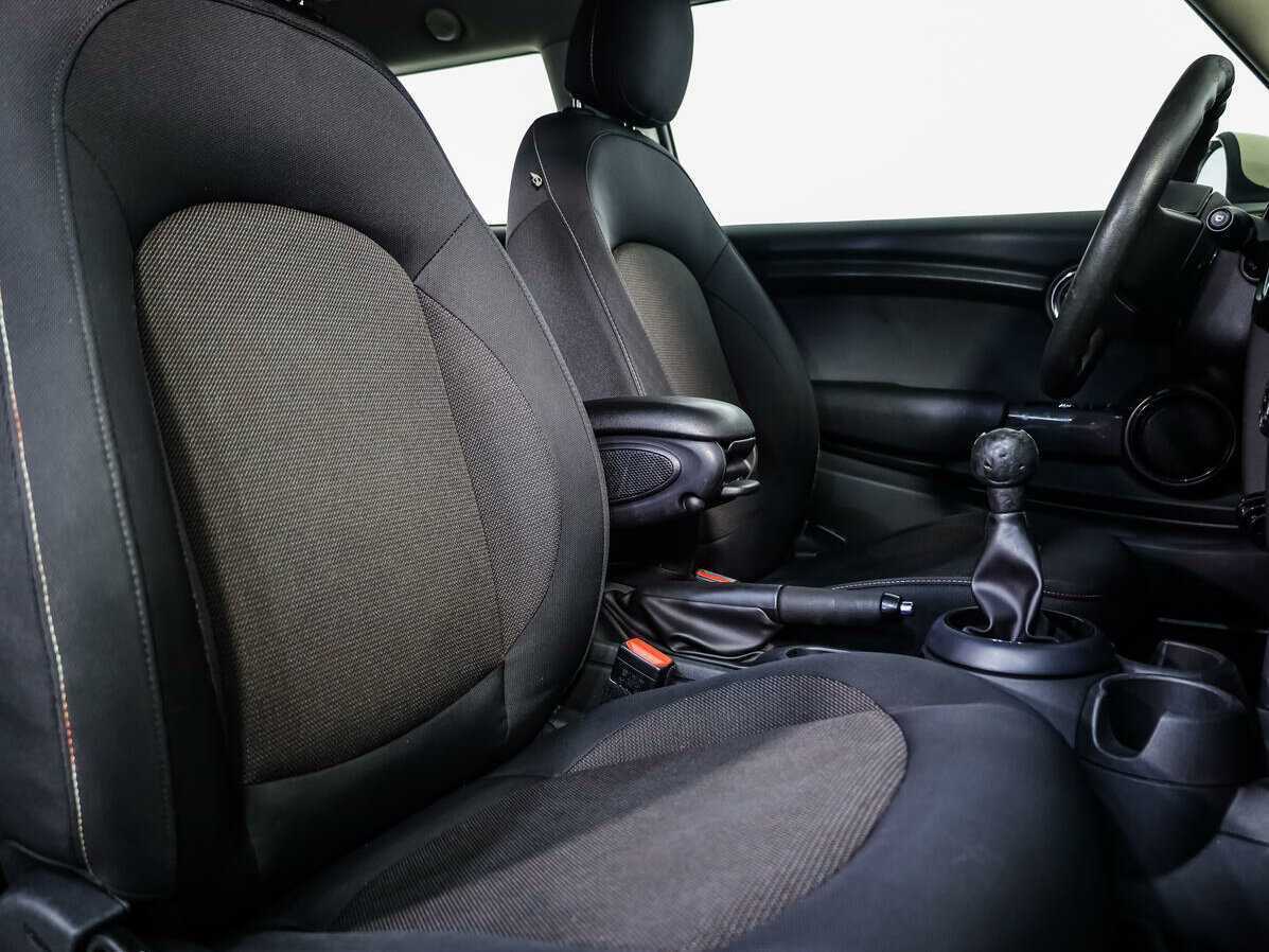 Mini Hatch с пробегом — 2015 год. Фото: #9