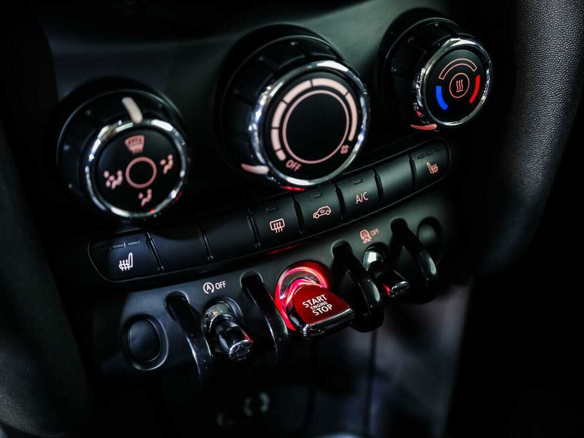 Mini Hatch с пробегом — 2015 год. Фото: #12