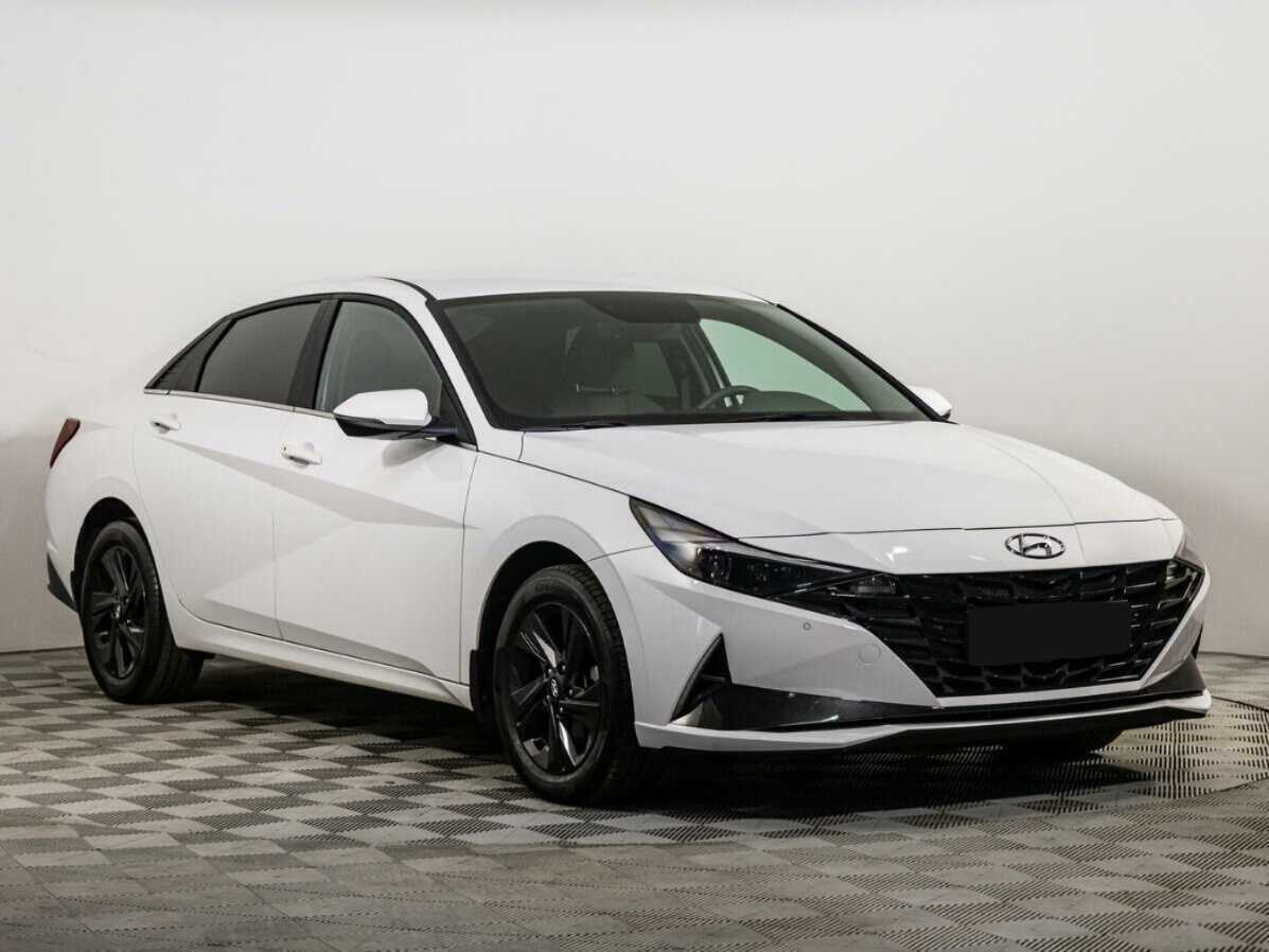 Hyundai Elantra с пробегом — 2021 год. Фото: #1