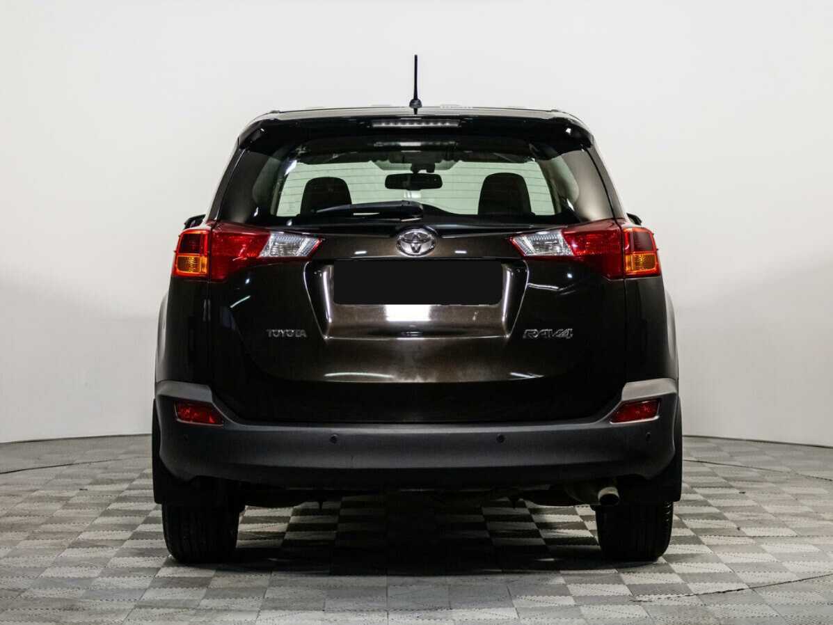 Toyota RAV4 с пробегом — 2014 год. Фото: #4