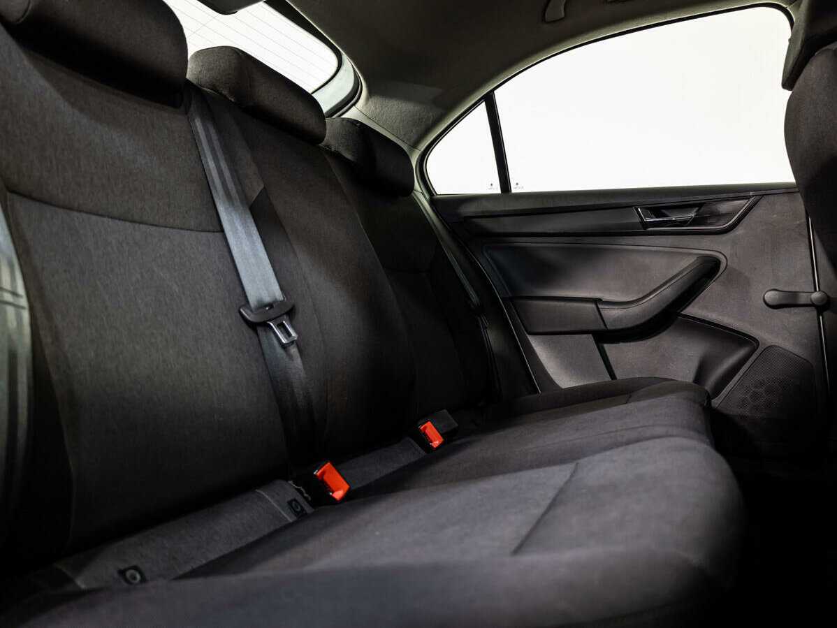 Skoda Rapid с пробегом — 2017 год. Фото: #10