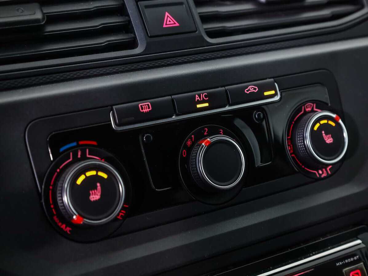 Volkswagen Caddy с пробегом — 2019 год. Фото: #11