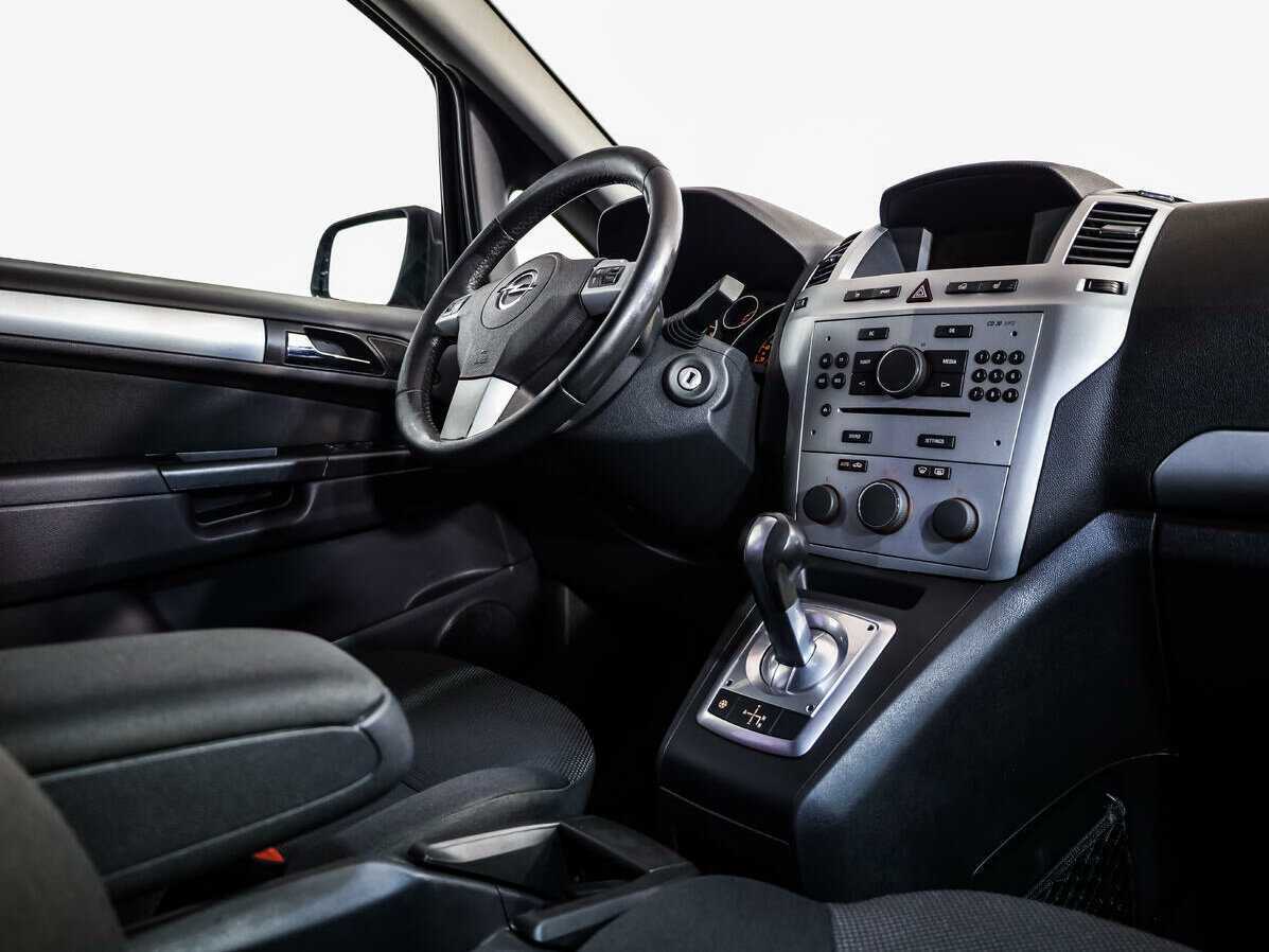 Opel Zafira с пробегом — 2012 год. Фото: #7