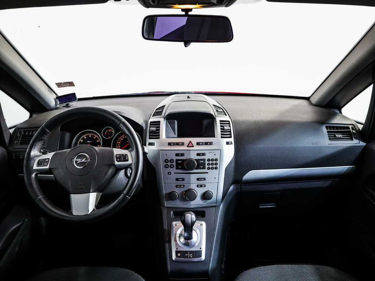 Opel Zafira с пробегом — 2012 год. Фото: #8