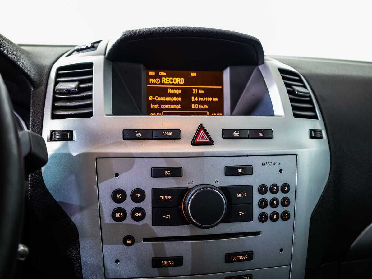 Opel Zafira с пробегом — 2012 год. Фото: #12