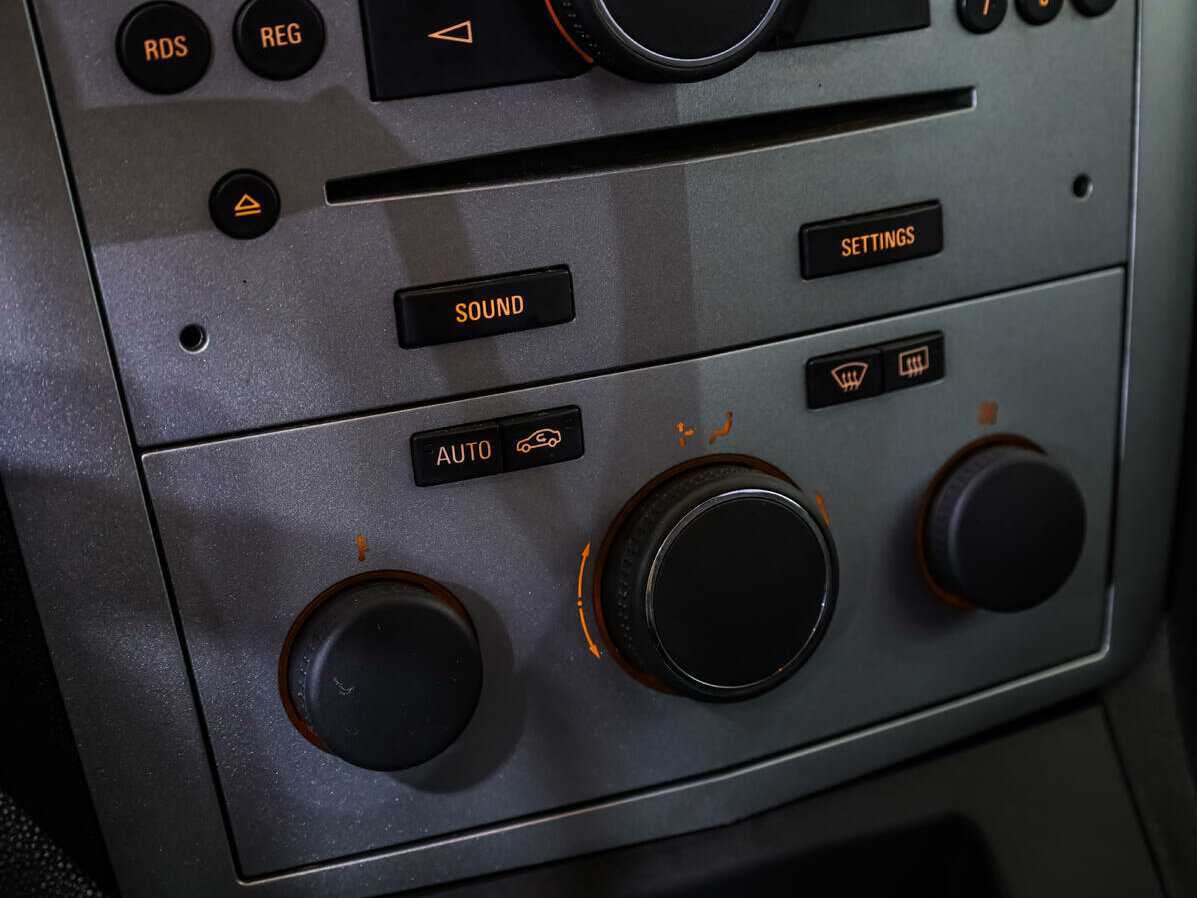 Opel Zafira с пробегом — 2012 год. Фото: #13