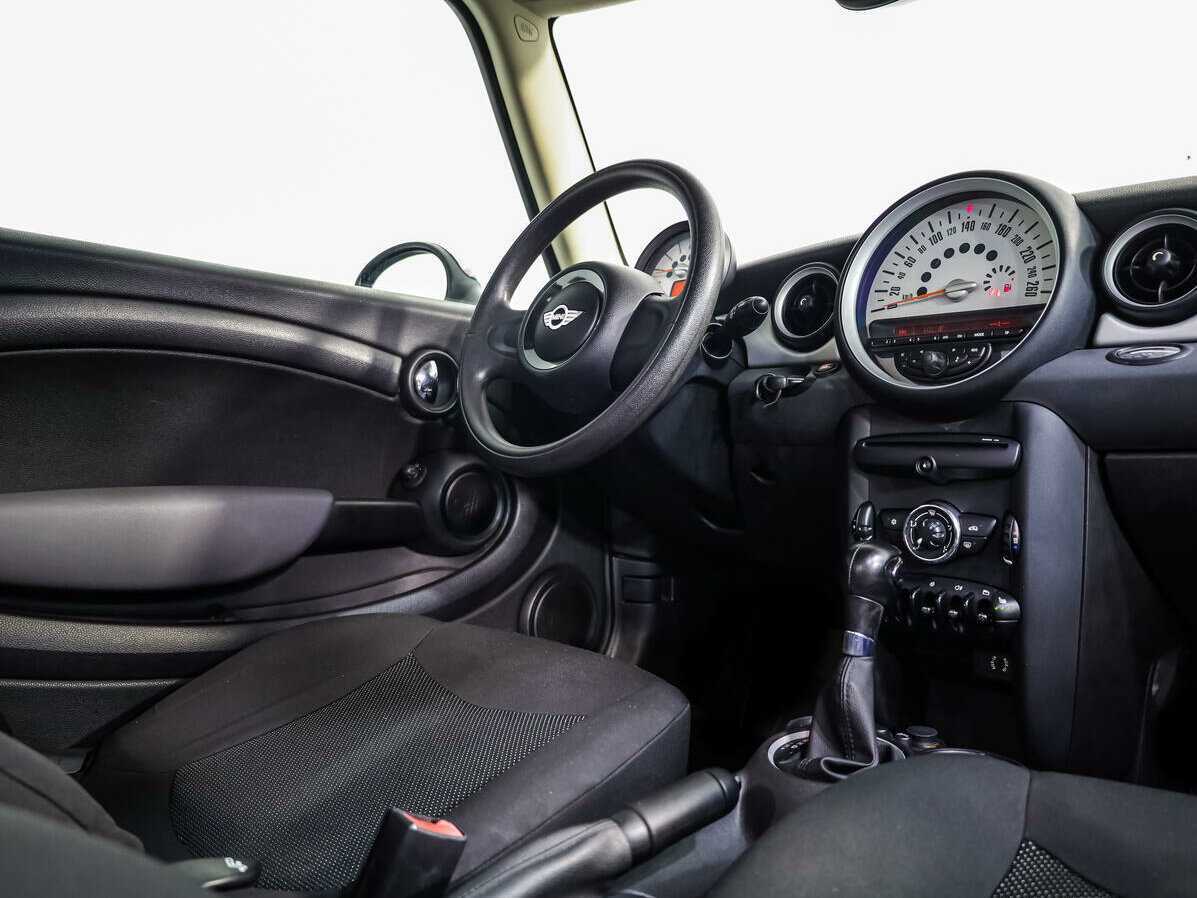 Mini Hatch с пробегом — 2011 год. Фото: #7