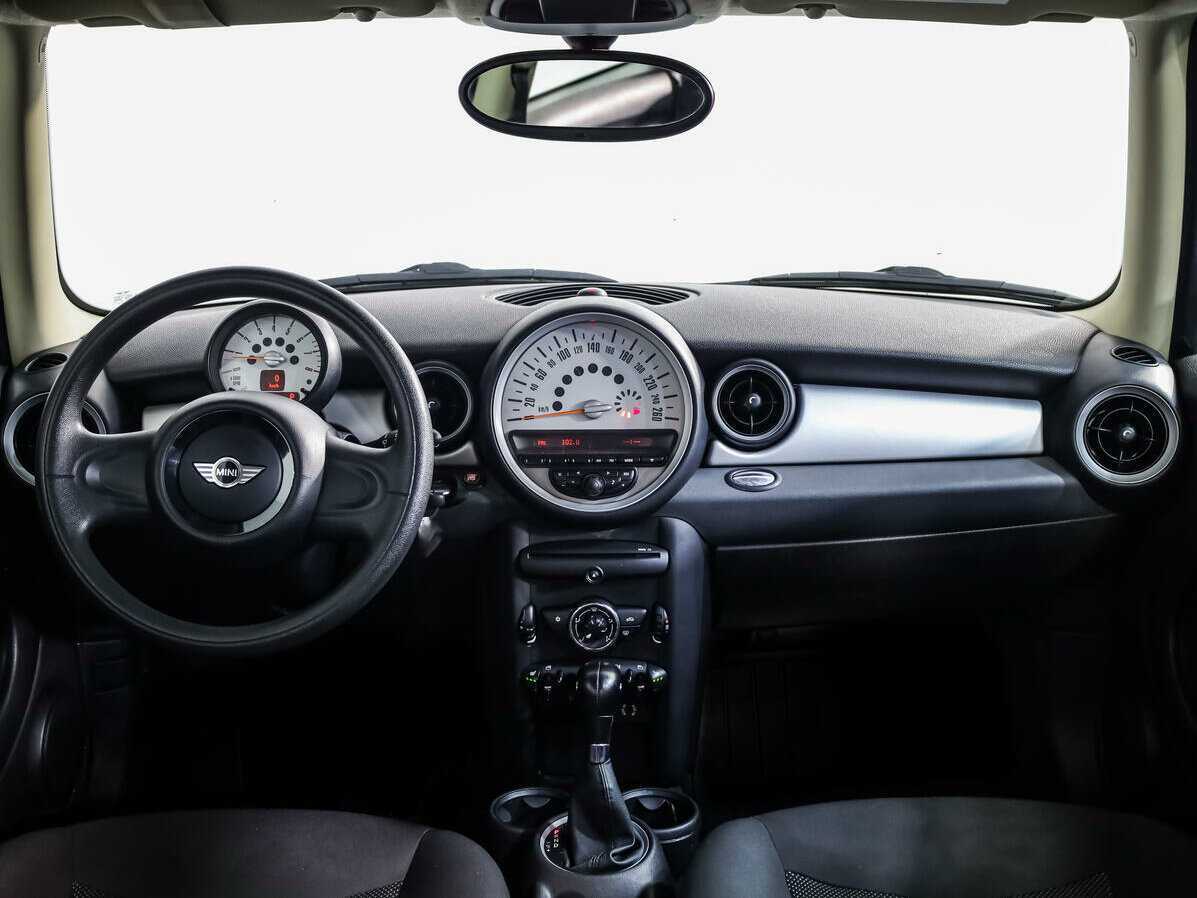 Mini Hatch с пробегом — 2011 год. Фото: #8