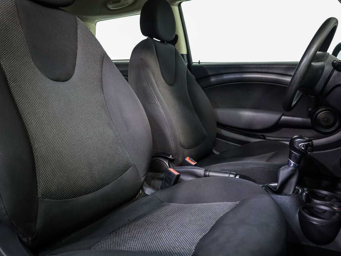 Mini Hatch с пробегом — 2011 год. Фото: #9