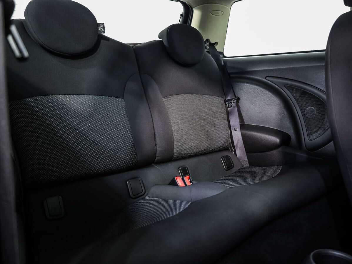 Mini Hatch с пробегом — 2011 год. Фото: #10