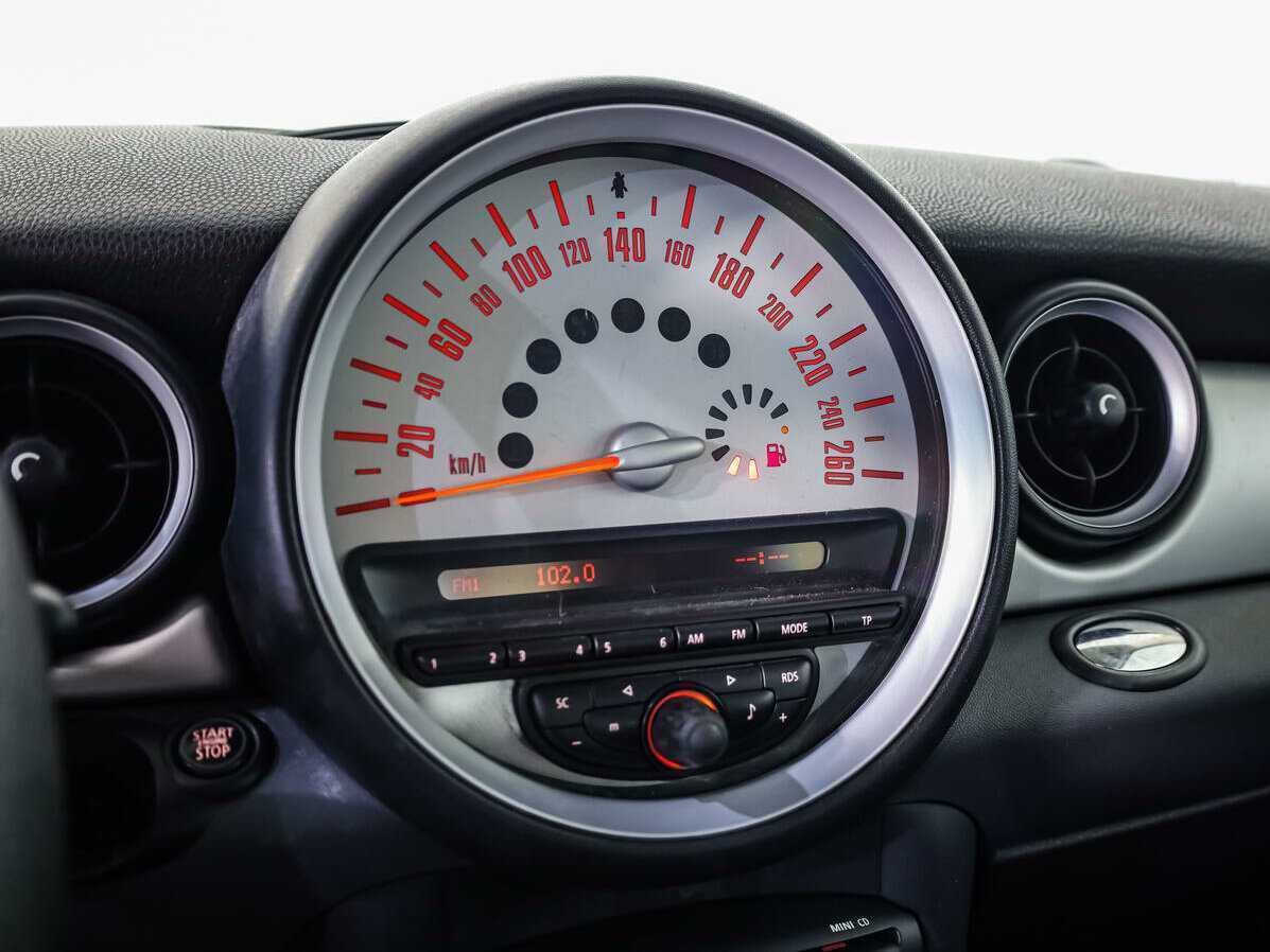 Mini Hatch с пробегом — 2011 год. Фото: #11