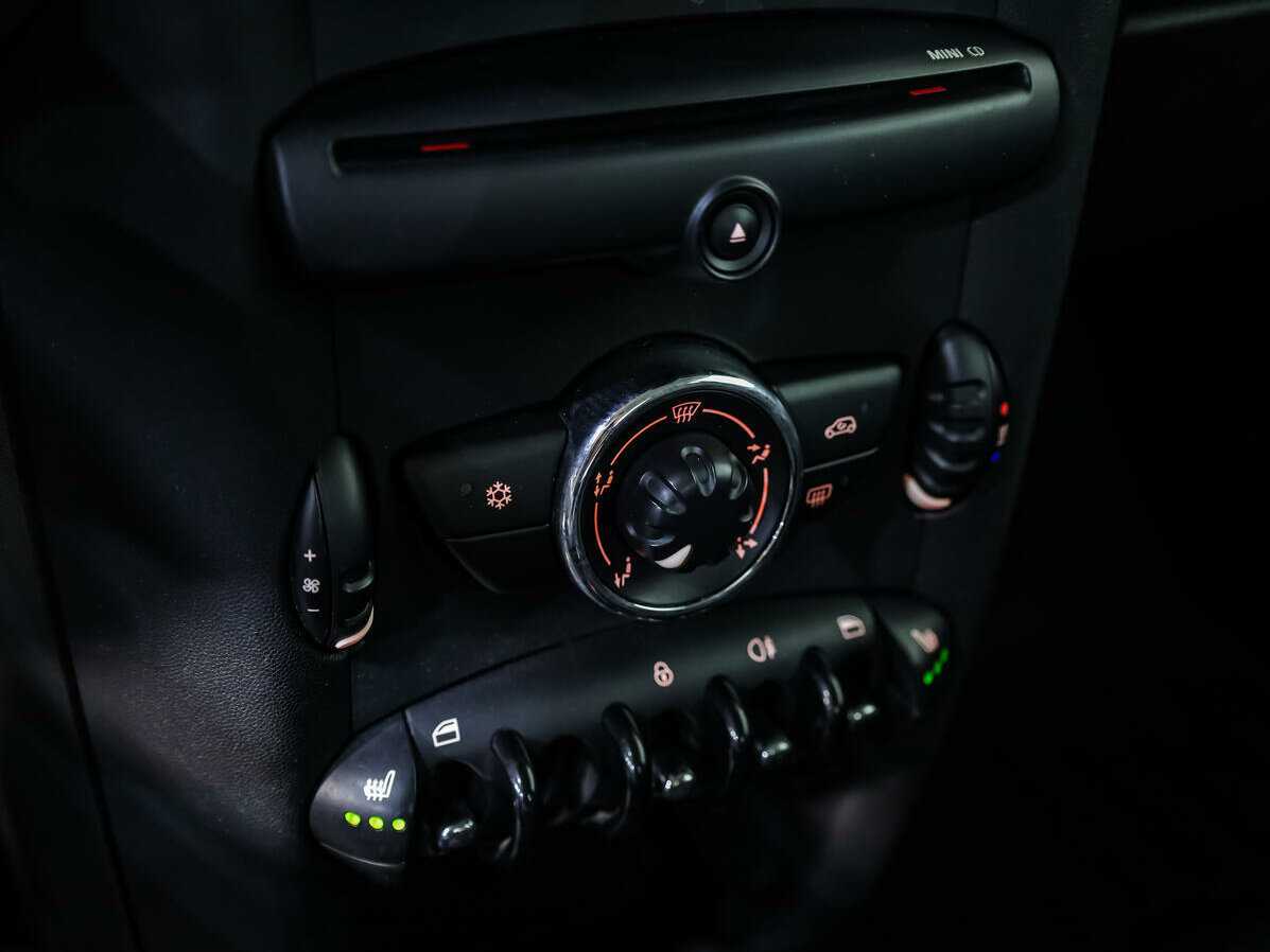 Mini Hatch с пробегом — 2011 год. Фото: #12