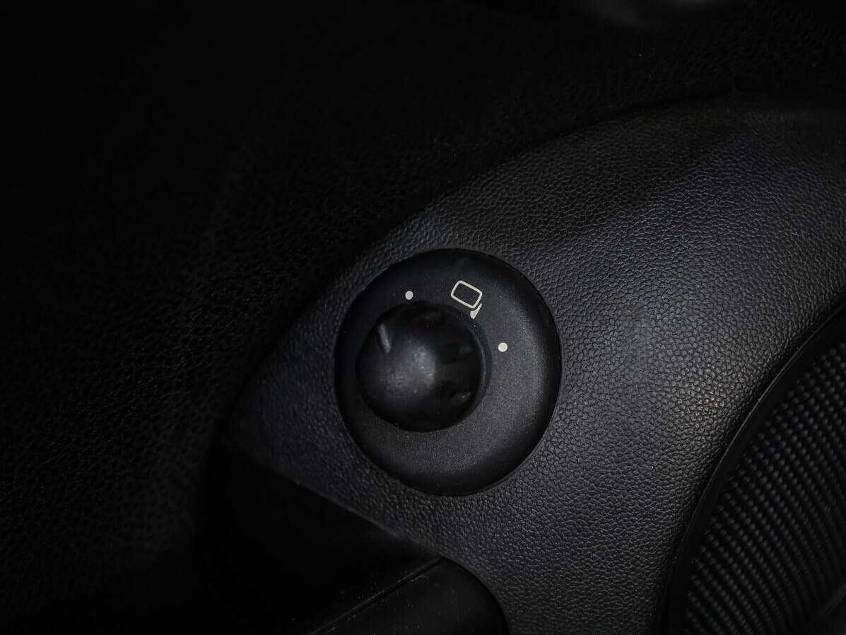 Mini Hatch с пробегом — 2011 год. Фото: #15