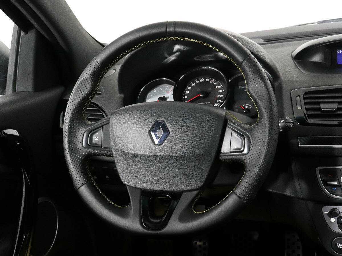 Renault Megane RS с пробегом — 2013 год. Фото: #11