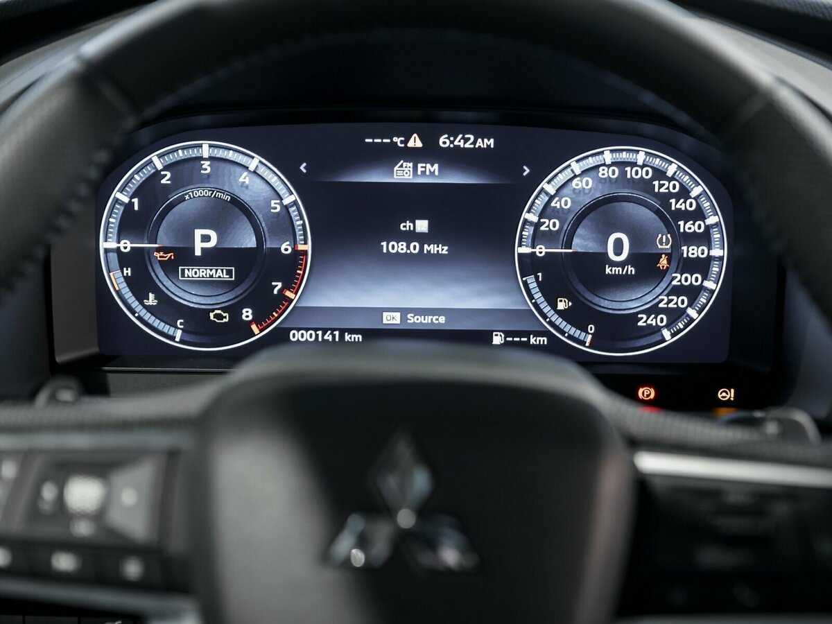 Mitsubishi Outlander с пробегом — 2022 год. Фото: #18