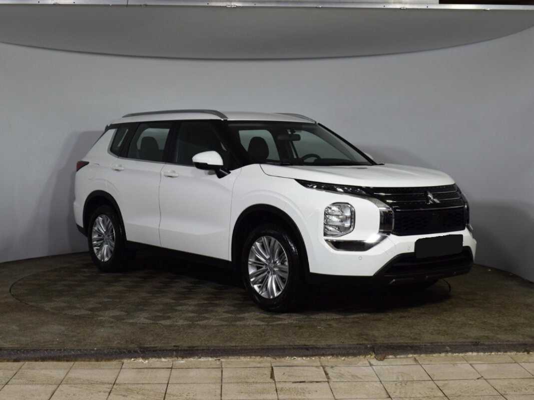 Mitsubishi Outlander с пробегом — 2022 год. Фото: #2