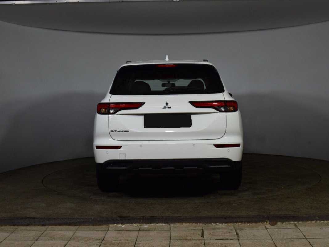 Mitsubishi Outlander с пробегом — 2022 год. Фото: #5
