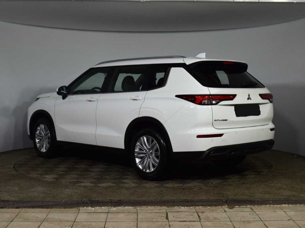 Mitsubishi Outlander с пробегом — 2022 год. Фото: #6