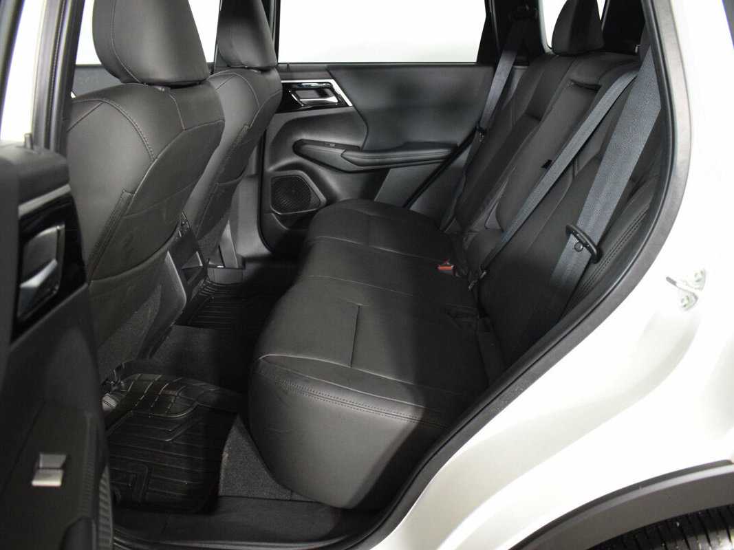 Mitsubishi Outlander с пробегом — 2022 год. Фото: #8