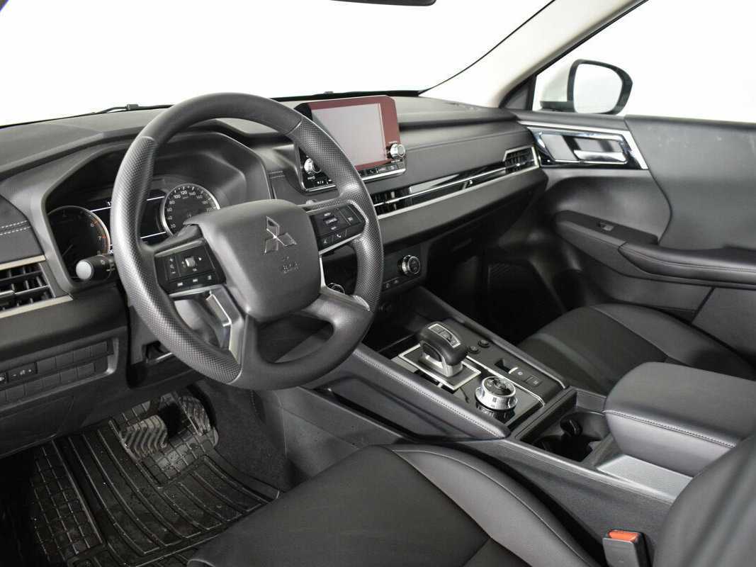 Mitsubishi Outlander с пробегом — 2022 год. Фото: #9
